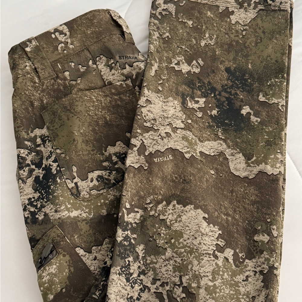 SHE Outdoor Utility Camo Pants - Size S, NWT